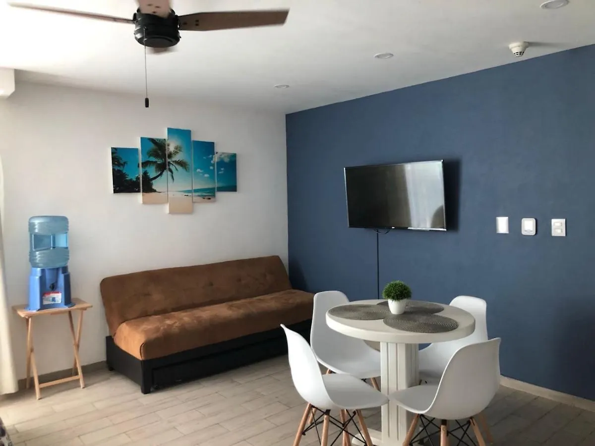 Estudios Yalmakan Cancún 0*,